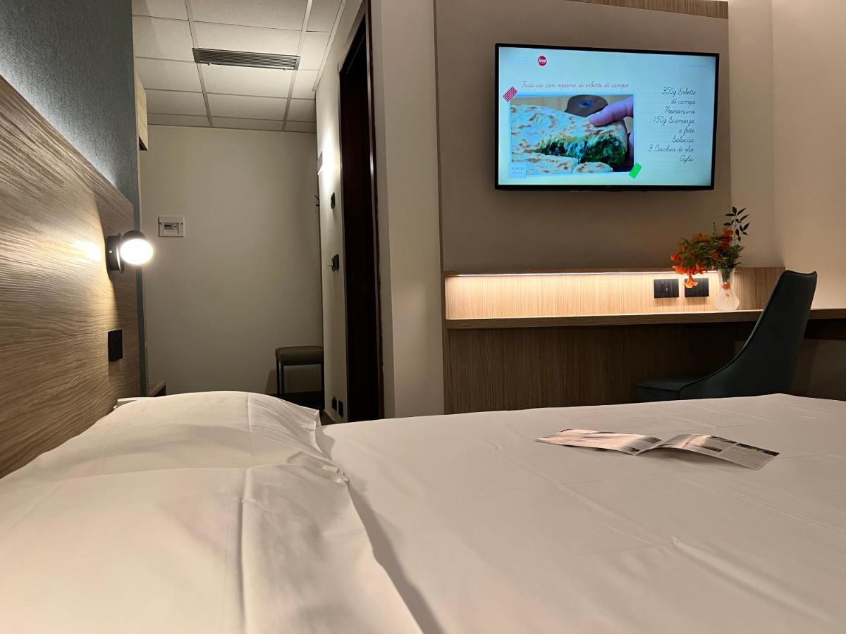 Hotel Gardenia Romano Canavese Εξωτερικό φωτογραφία